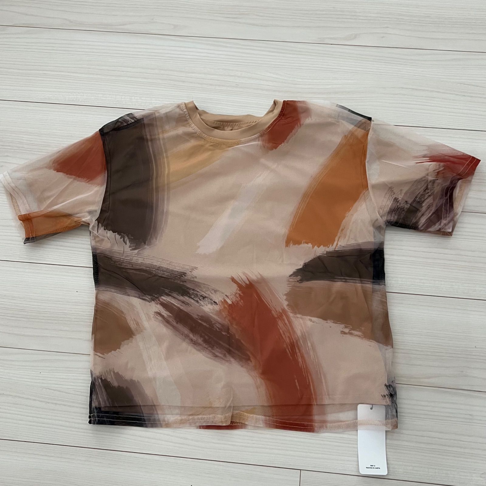 新品未使用✨ Ameri Vintage✨アート柄トップス 新品未使用✨ Ameri Vintage✨アート柄トップス