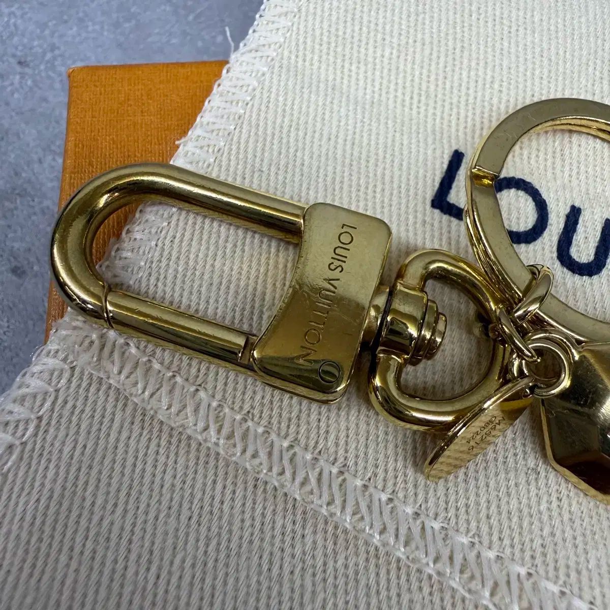 その他サービス | 福利厚生 Vuitton(ルイヴィトン) Louis 正規品 ファセット キーリング 金 小物