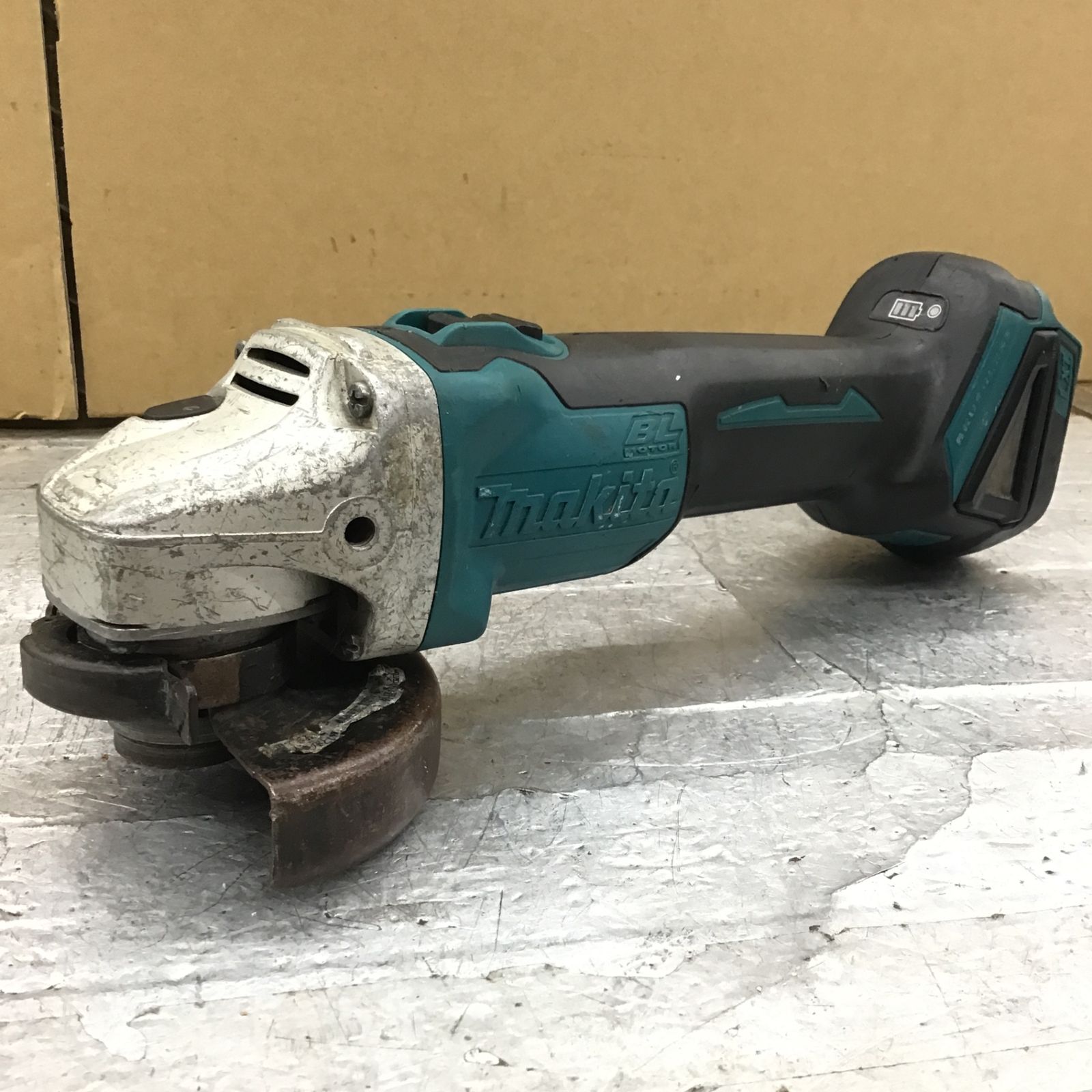マキタ(makita) 100mmコードレスディスクグラインダー GA404DZ【所沢店】