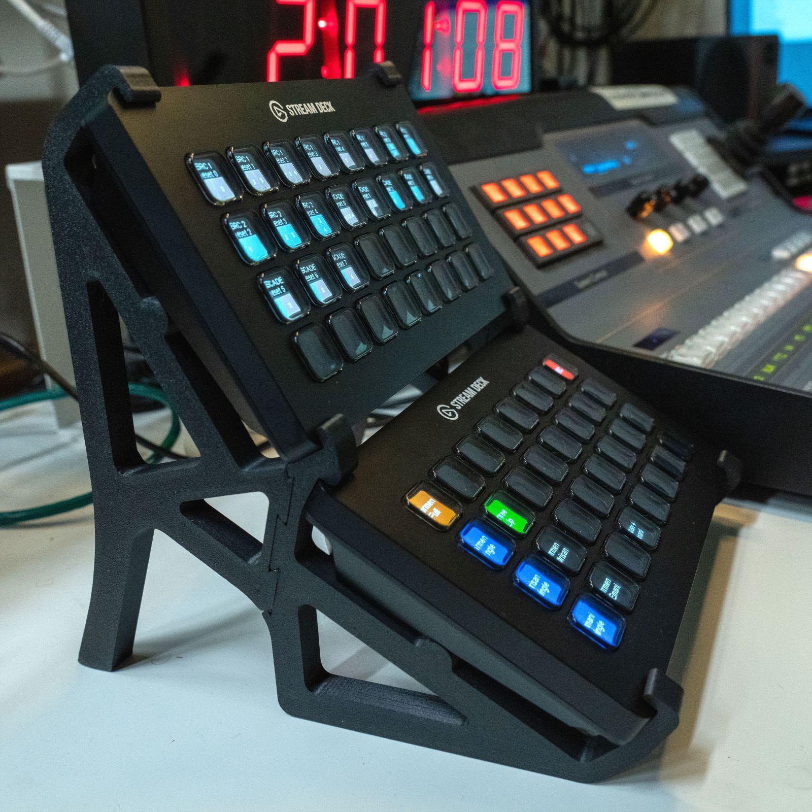 elgato STREAM DECK XL ×2台 縦置きスタンド - メルカリ