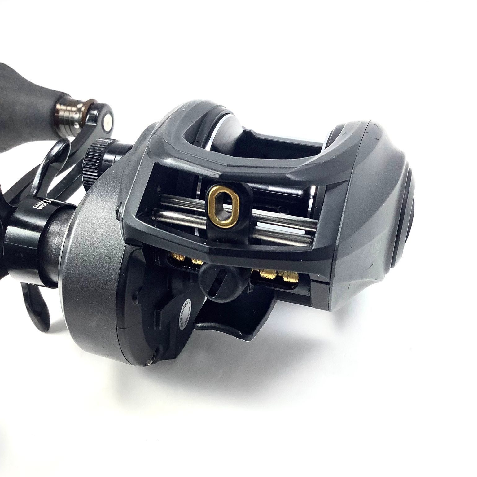 t*u様 アブガルシア REVO BEAST 40 ベイトリール 中古美品 匿名 アブガルシア REVO BEAST 40 ベイトリール 中古美品 匿名配送