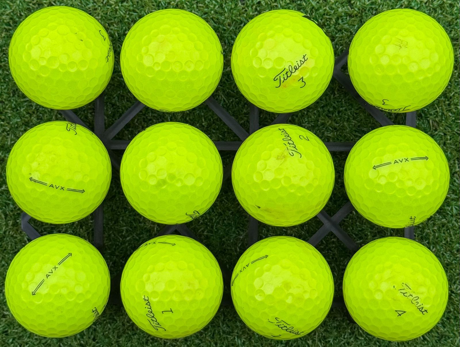Titleist タイトリスト AVX 2022年モデル◇12球【A級ランク