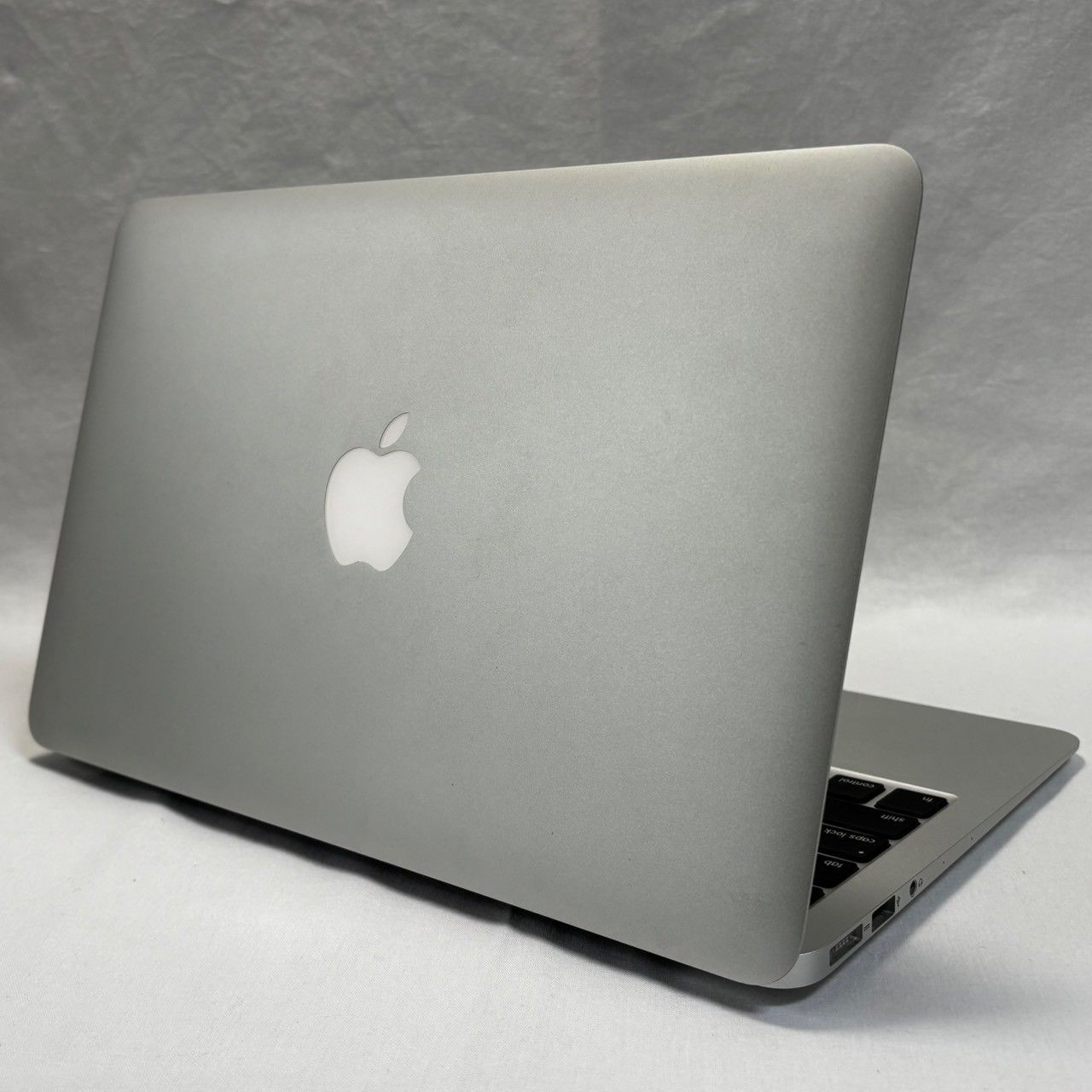 ☆充電134回★ Macbook Pro 2019 15インチ Core-i9 ☆充電134回☆ Macbook Pro 2019 15インチ Core-i9 ☆充電134回