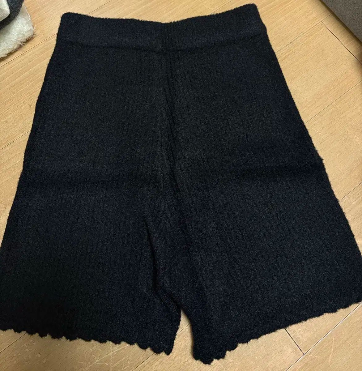 リリーコッツ リップ ニット パンツ ブラック DECORATOM_COM_BR