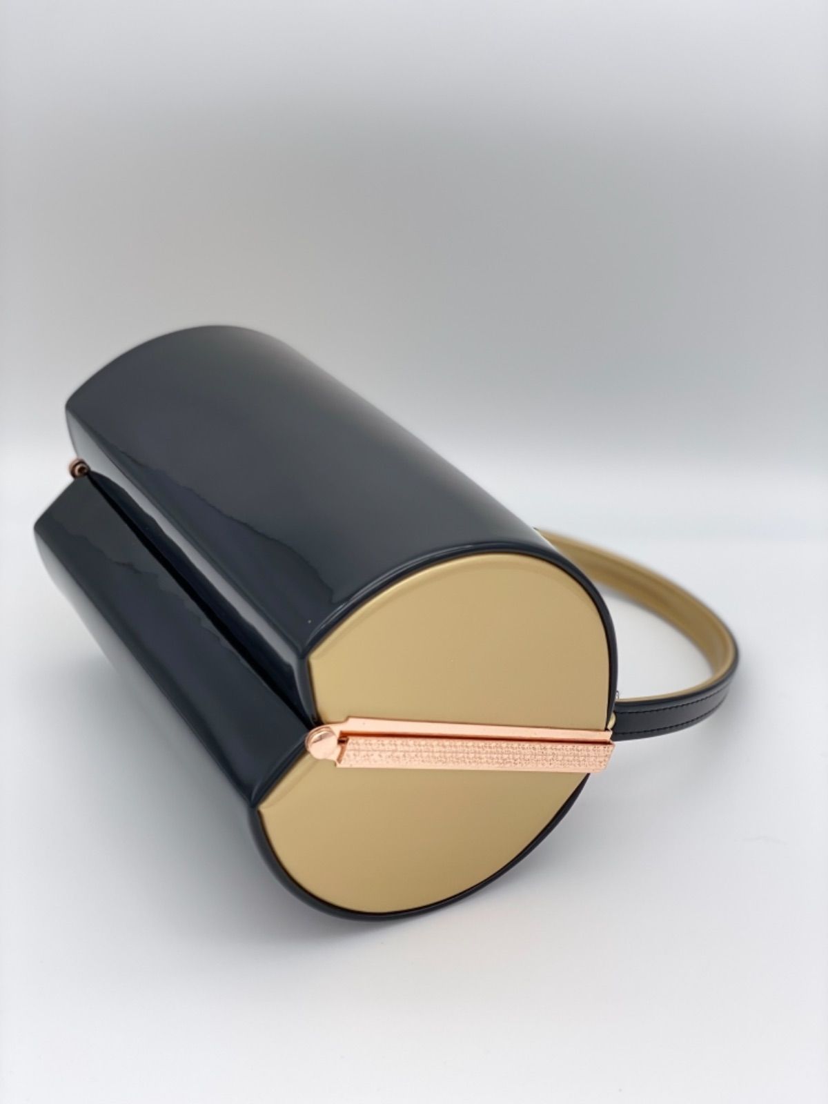 美品】ゴールドの下駄とバッグのセット 美品】ゴールドの下駄と