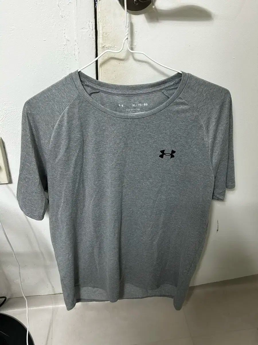 【雷市場（ポンジャン）商品韓国直送】 UNDER ARMOUR(アンダーアーマー) 半袖 XL