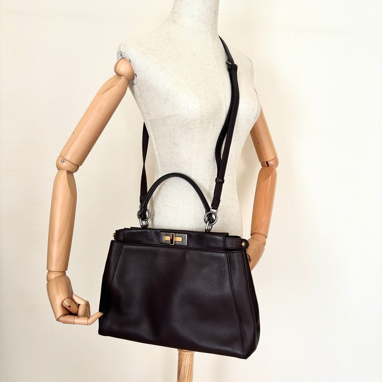 極美品 FENDI ピーカブー ミディアム 2way ブラウン カーフスキン 