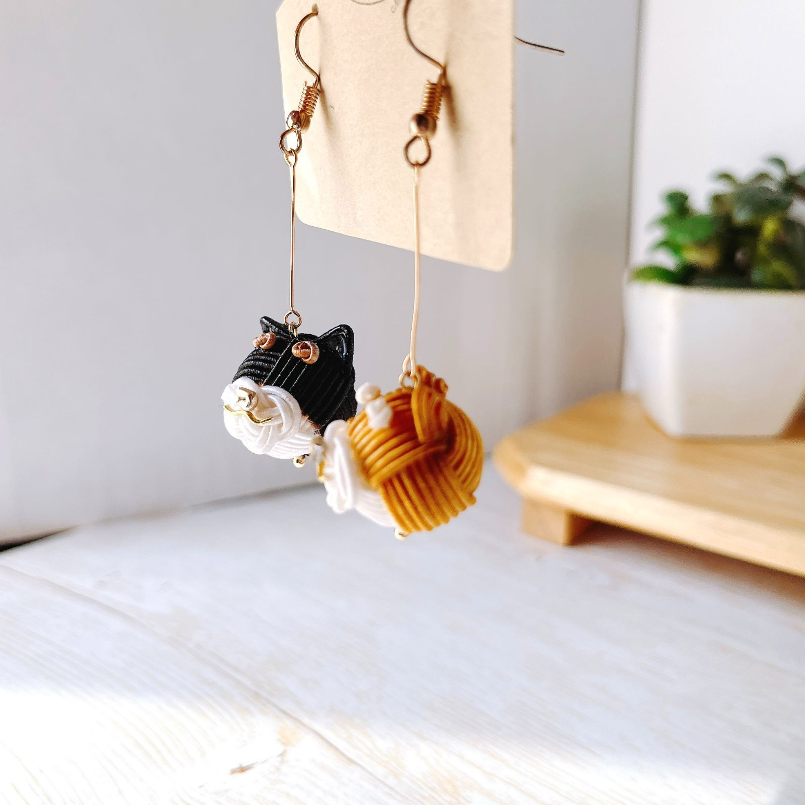 犬アクセ】しば♥しばわんこ玉ピアス／イヤリング - メルカリ