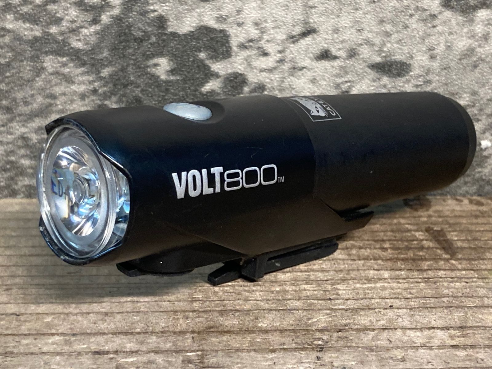 JK710 キャットアイ CAT-EYE VOLT800 フロントライト 黒 点灯 済み バッテリー付属