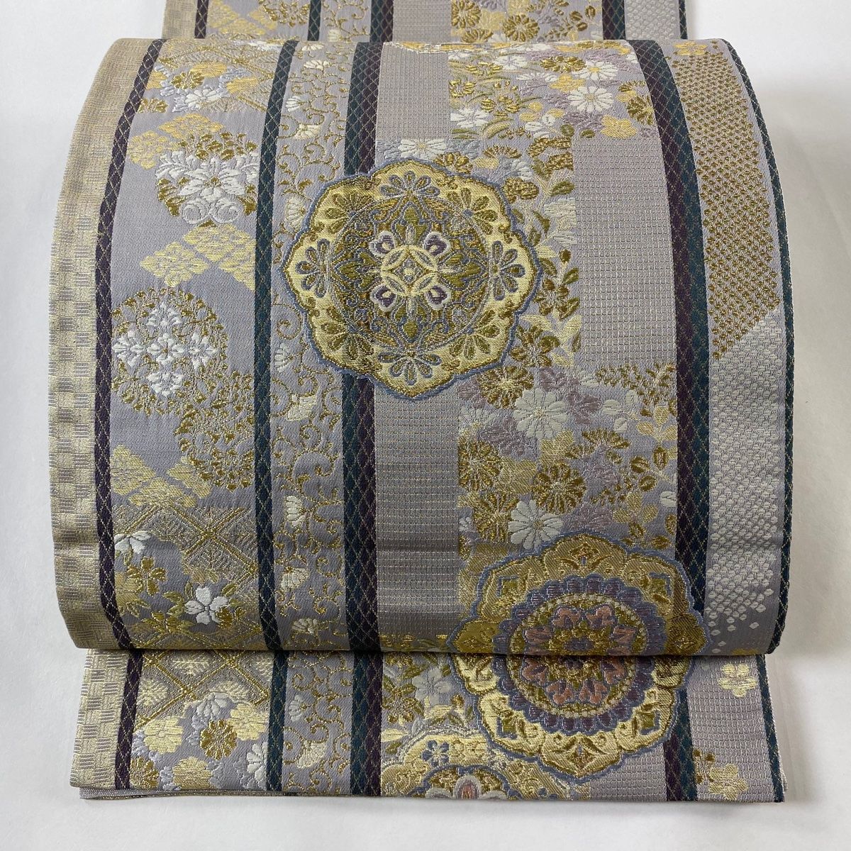 袋帯 唐織 亀甲地臥菊の丸に若松菱文様 金糸 薄卵色 KO-1244 袋帯 唐織 亀甲地臥菊の丸に若松菱文様 金糸 薄卵色 KO-1244