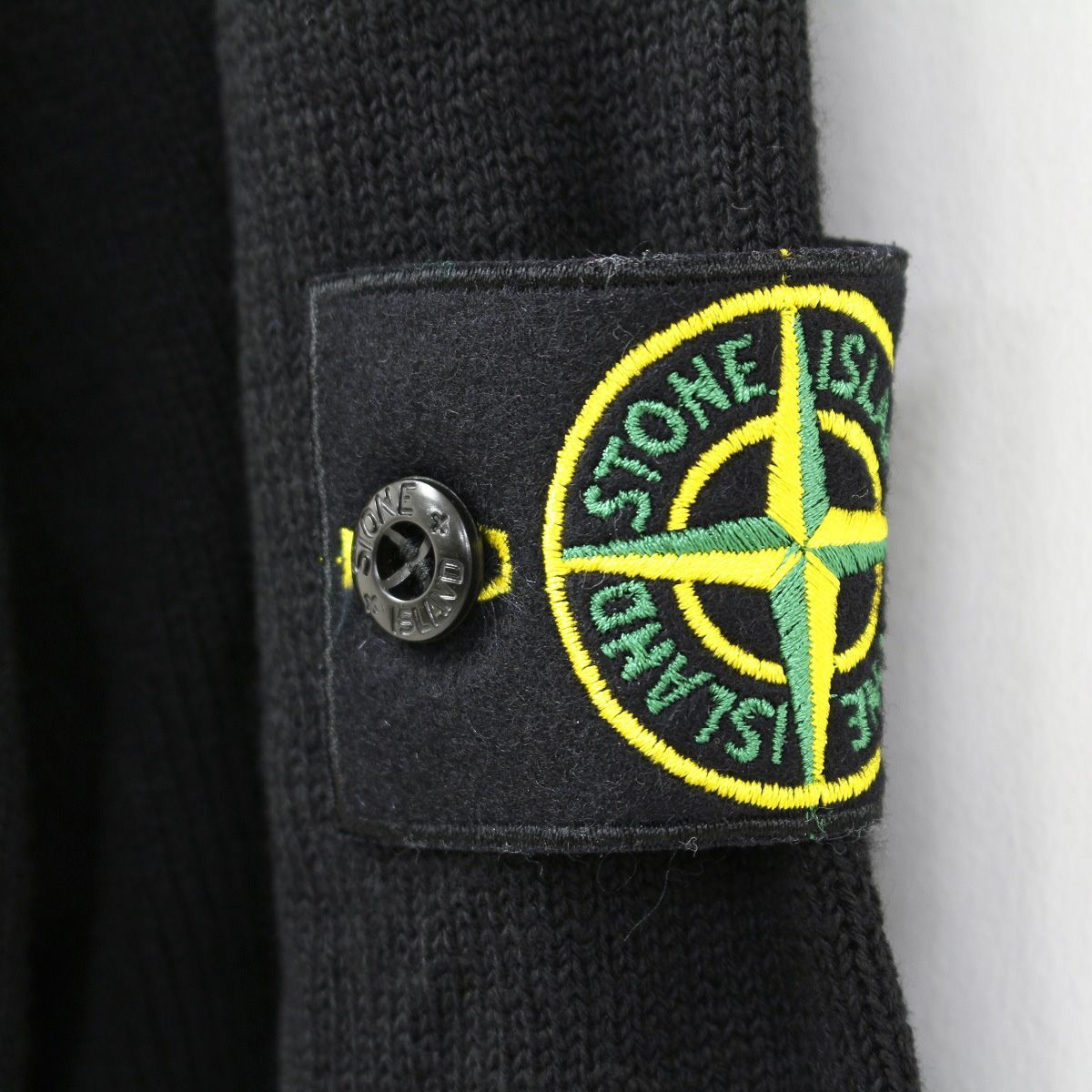 6 STONE ISLAND ストーンアイランド 7815549B0 V0073 ブラック Vネック 