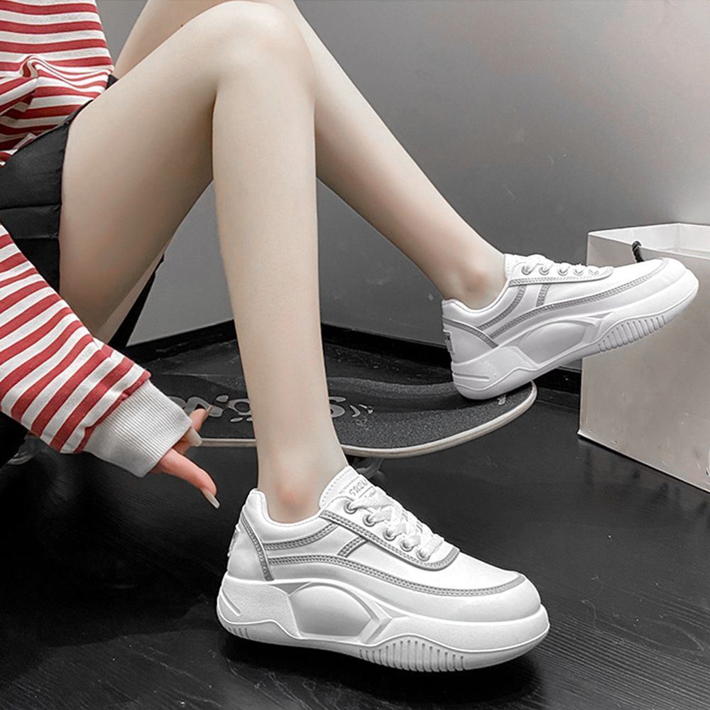スニーカー 白 レディース おしゃれ 40代 30代疲れない カップルシューズ 韓国 通勤靴 カジュアル 軽量 美脚 おしゃれ 春 夏 秋 スニーカー 厚底スニーカー 夏新作 レディース シューズ ウォーキング