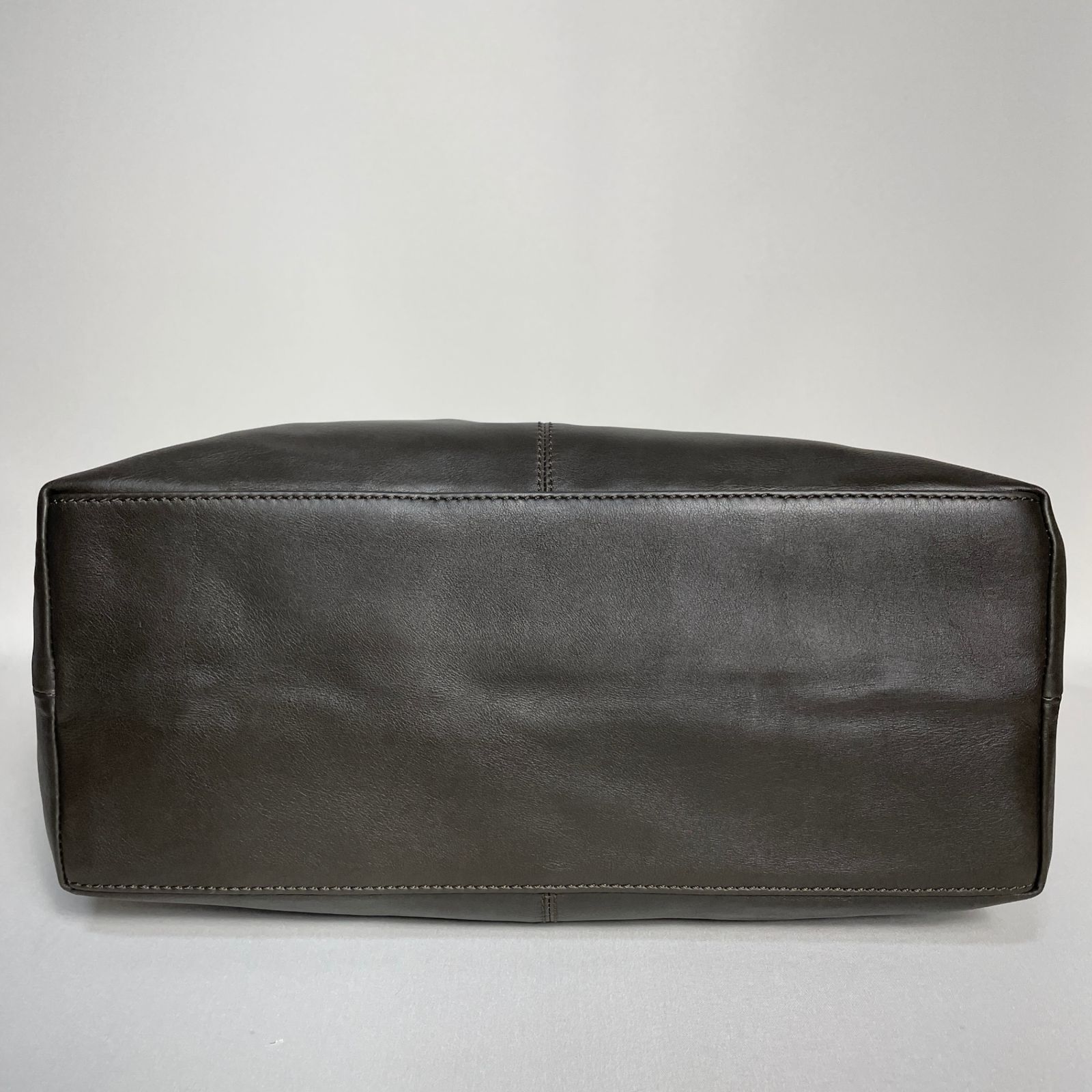 2502-147｜美品｜トッズ トートバッグ レザー ダークカーキ - メルカリ 