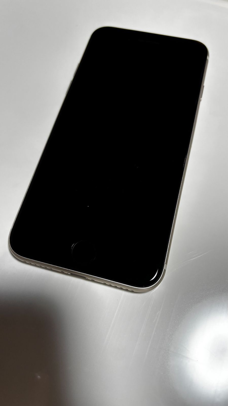 iPhone SE3 128Gb SIMフリー スターライト　白色　506172 iPhone SE3 128Gb SIMフリー スターライト 白色 506172 - メルカリ