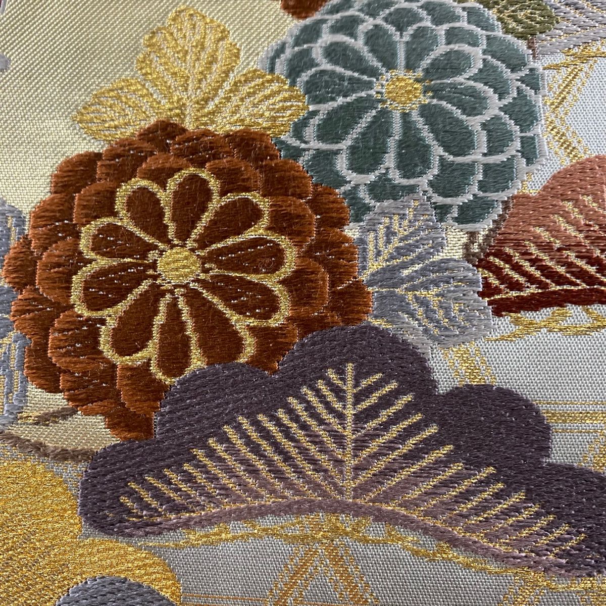 昭和レトロな豪華な正絹の丸帯(両面同じ刺繍と金糸) 袋帯【龍村平蔵】