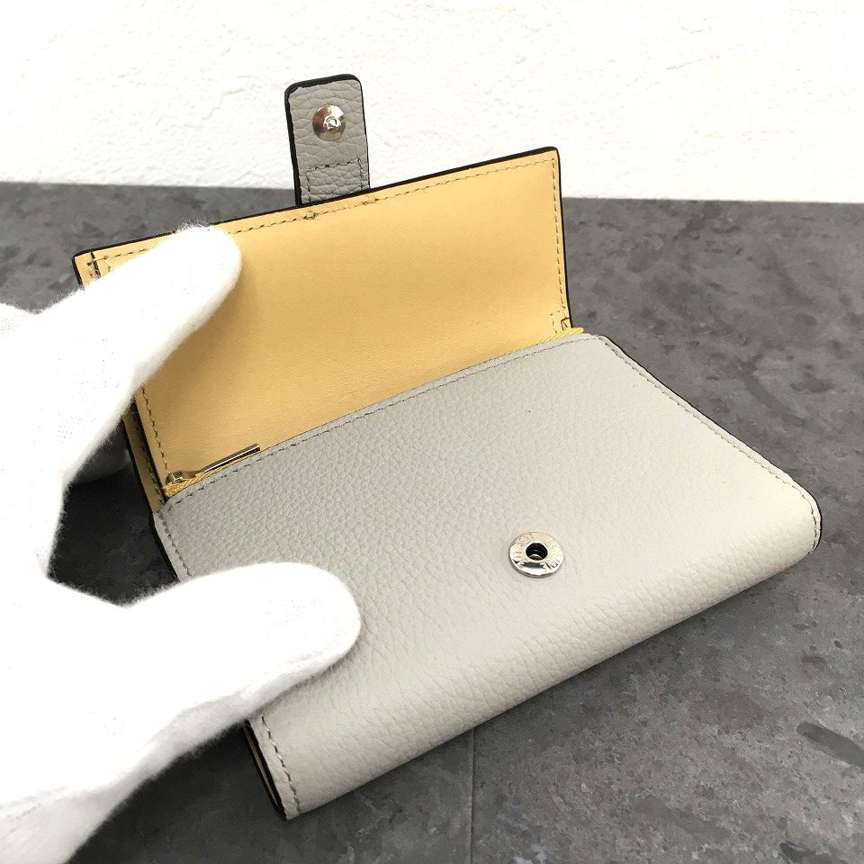 送料込み！ 未使用品 LOEWE バーティカルウォレットスモール 箱付き  