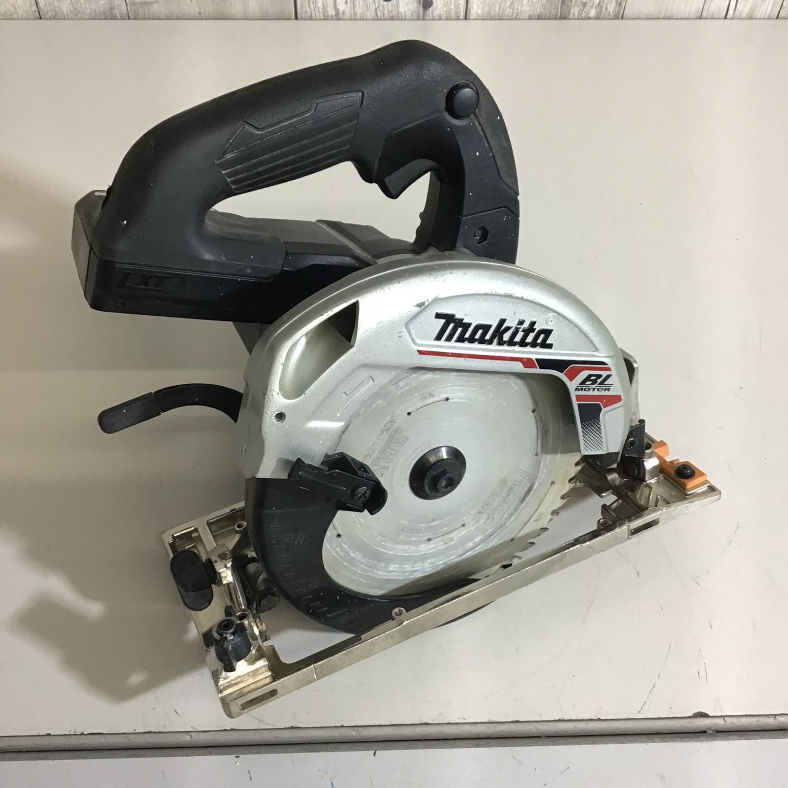 中古品 □ makita コードレス丸のこ HS631DZ □ D □ ITPD7VQA44K6 中古品 □ makita コードレス丸のこ HS631DZ □ D □ ITPD7VQA44K6