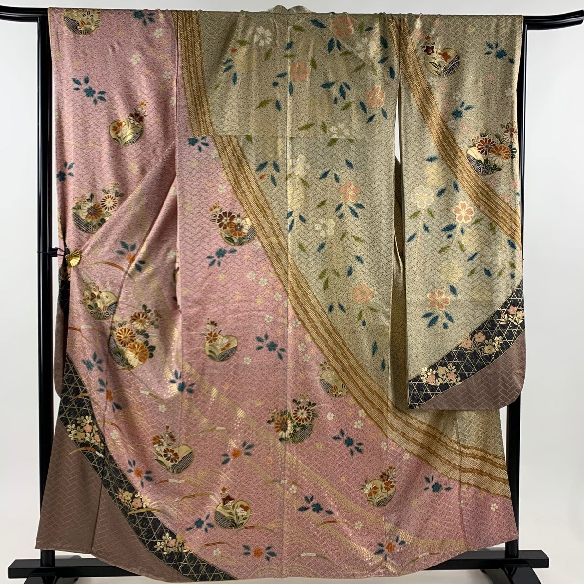 振袖 身丈159cm 裄丈67cm M 袷 団扇 草花 金糸 金彩 ピンク 正絹