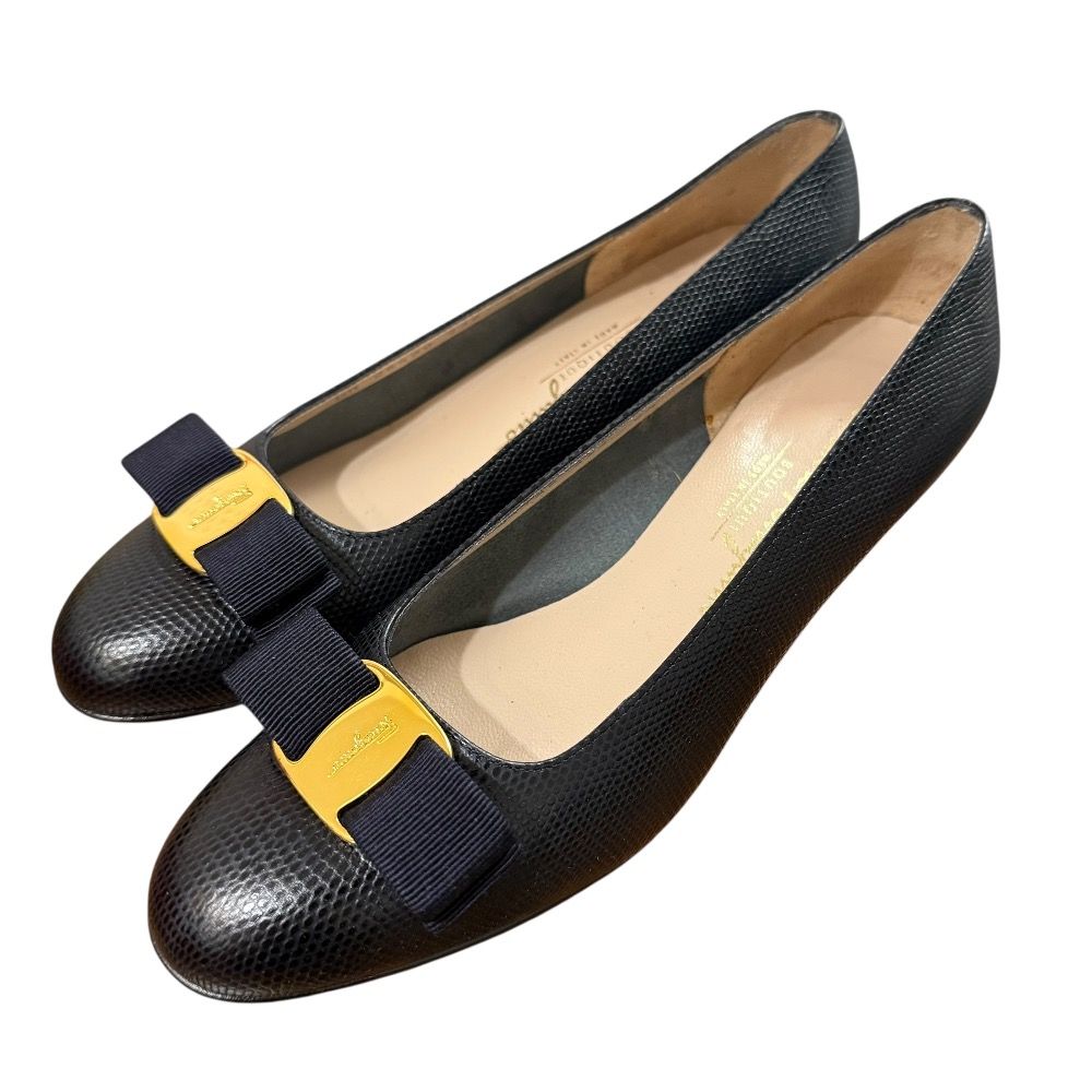 Salvatore Ferragamo サルヴァトーレフェラガモ リザード型押し ヴァラリボン ローヒール パンプス 6 1|2 約23.5cm ネイビー レディース 古着