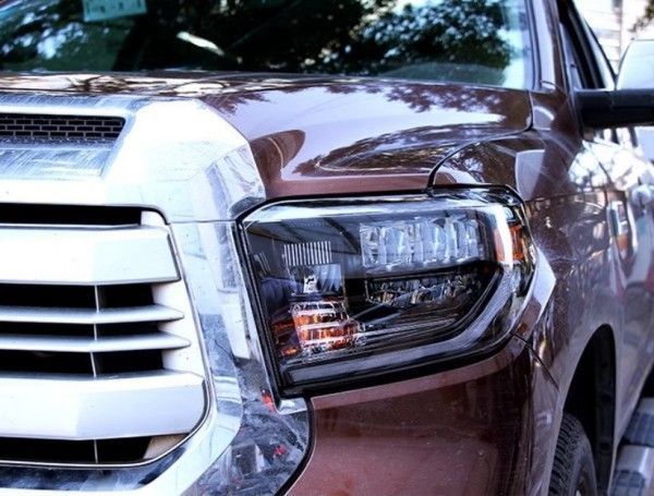 14-18款 豊田 タンドラ ヘッドライトユニット 全LED 日行灯 流光転向灯 改装用 左右ヘッドライトユニット​Plug and Play​​ FFCRYSTALESIA_COM