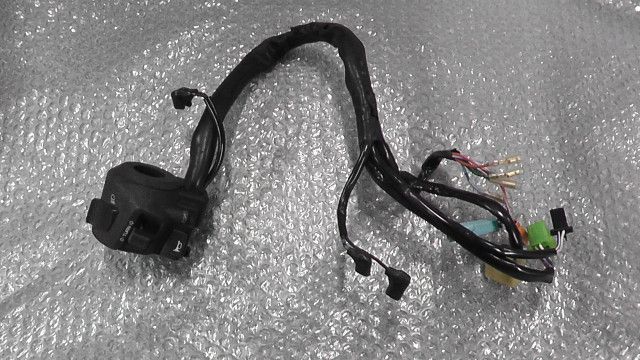 VTR250 FI　MC33-1301xxx　の　ハンドルスイッチ　左　ポチ×:#1740014386