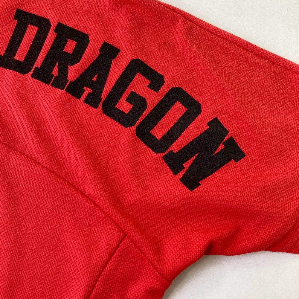 サイズ：4 DANCE WITH DRAGON ダンスウィズドラゴン  ハイネック 半袖Tシャツ  レッド系 [240101470373] ゴルフウェア メンズ ストスト サイズ：4 DANCE WITH DRAGON ダンスウィズドラゴン ハイネック
