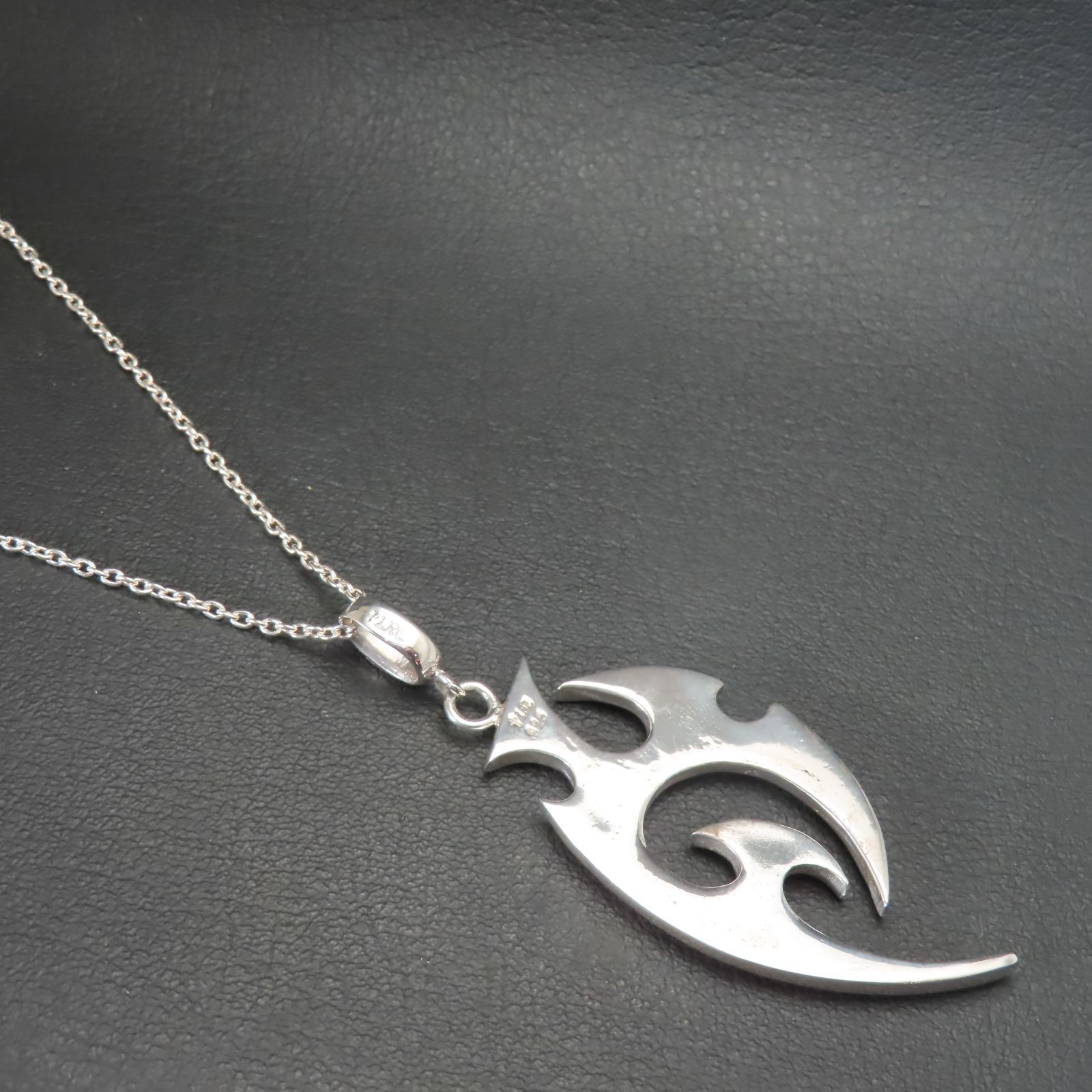 新品同様 美品 Loree Rodkin MEDIUM STRENGTH SILVER PENDANT