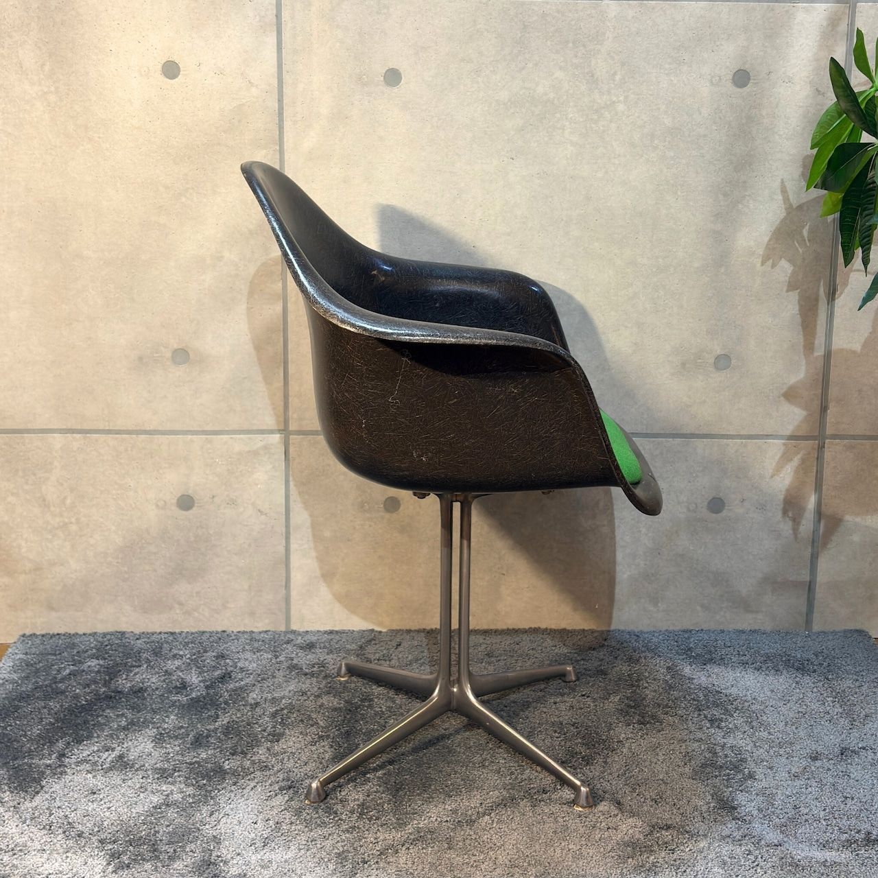 Vitra Eames