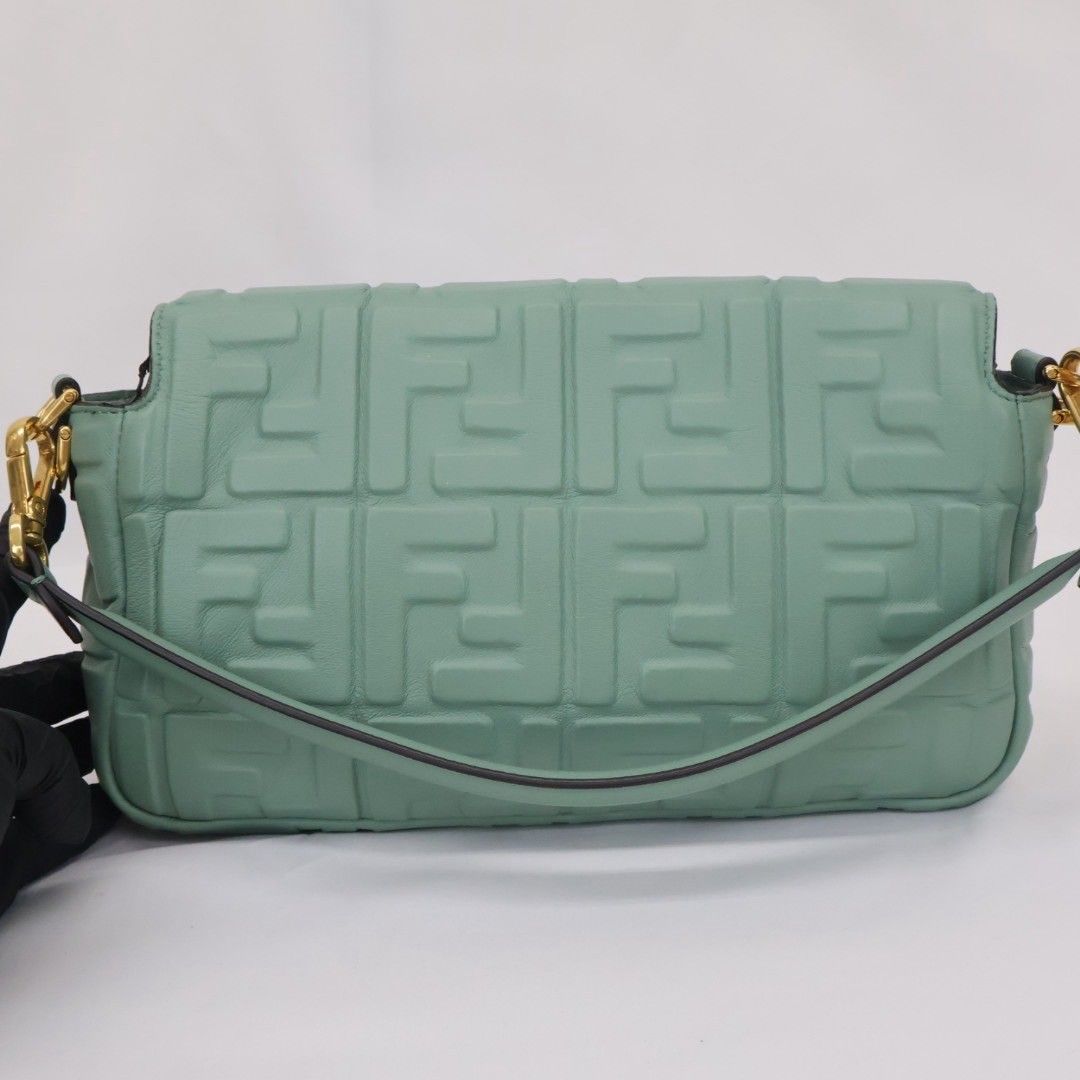 グリーン ゴールド金具