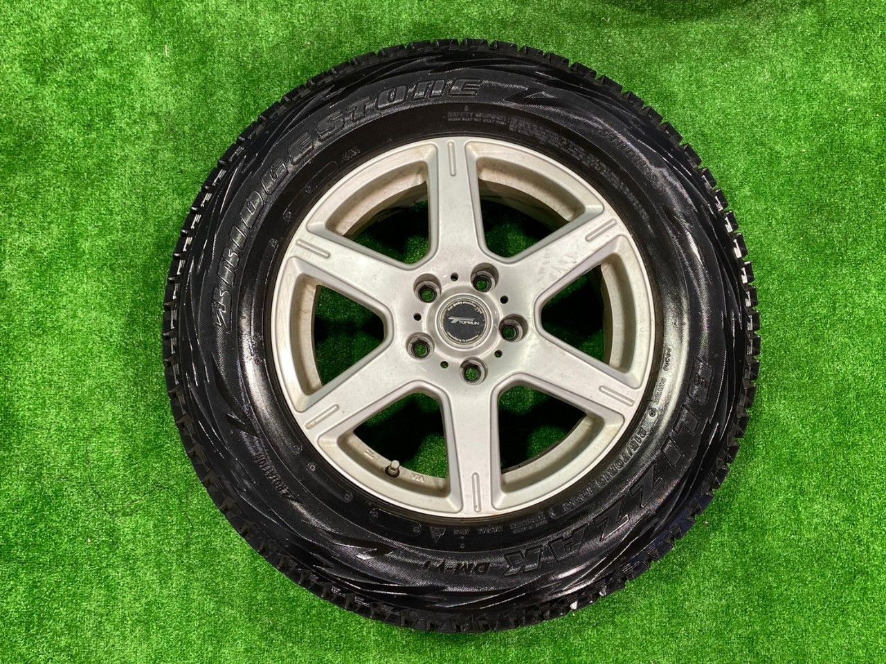 デリカD5で使用 AUTO GREEN 215/70R16-