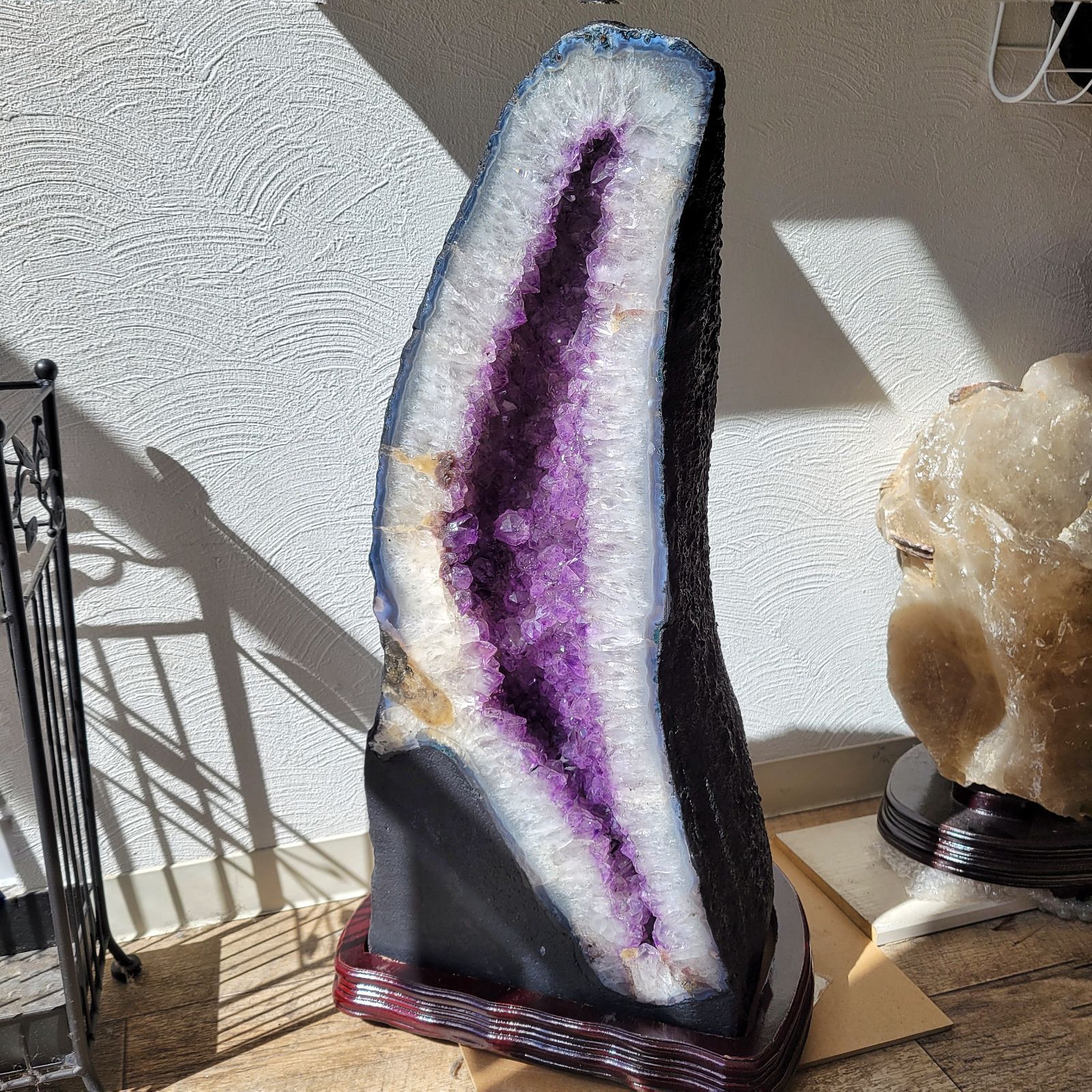 560 高品質アメジストドーム クラスター ウルグアイ産 パワーストーン 560 高品質アメジストドーム クラスター ウルグアイ産 パワーストーン