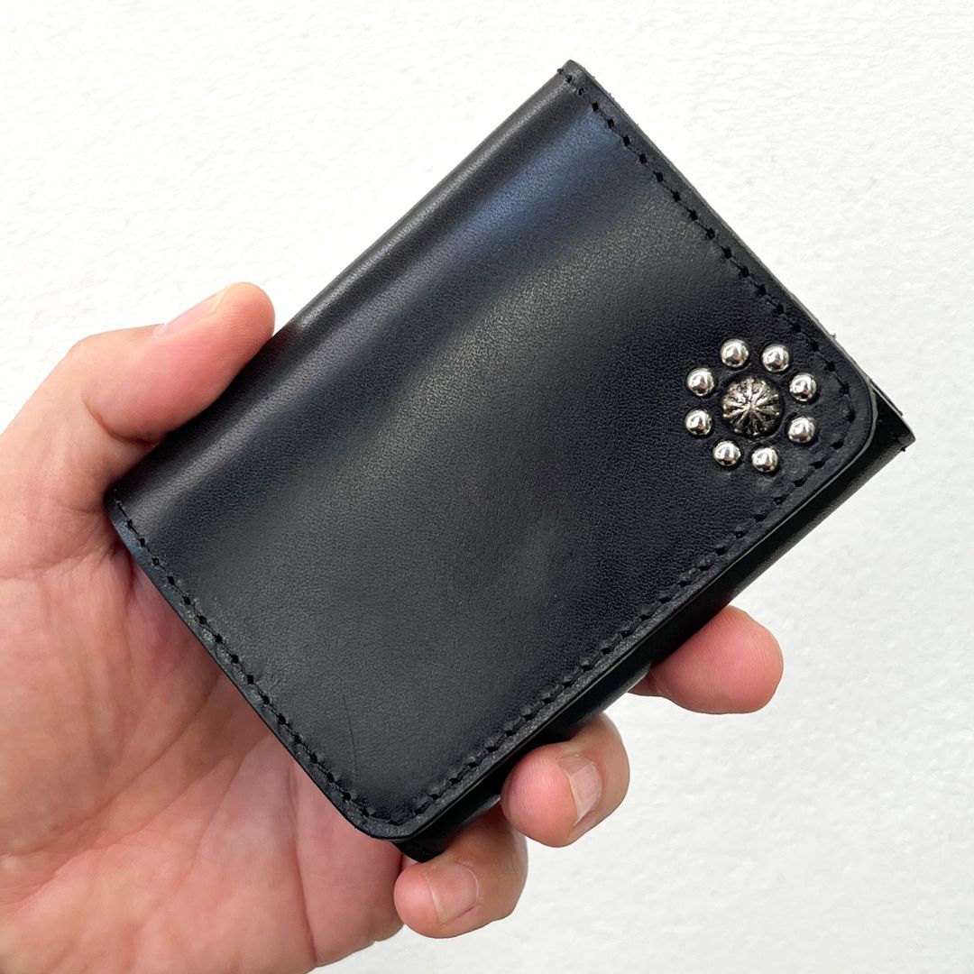 栃木レザー財布 コンパクト財布 ミニ財布 スタッズ財布 二つ折り
