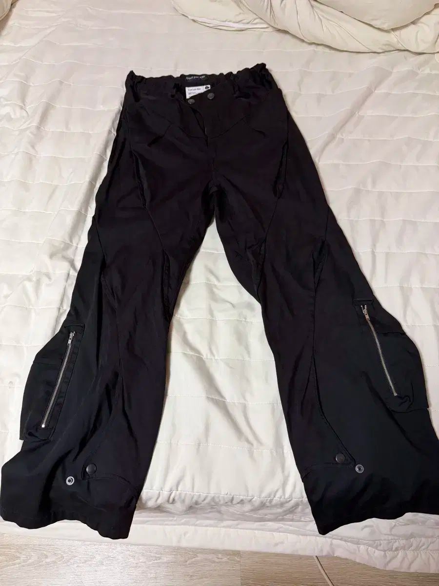 L Cost per Kilo SPY × FAMILY スパイファミリー フェイクファー パンツ ブラック