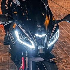 目立つ傷なく綺麗ですZX-10R/ZX-10RR カスタムヘッドライト16-20年