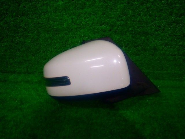 B11A ｅＫスペース 右ドアミラー 143587