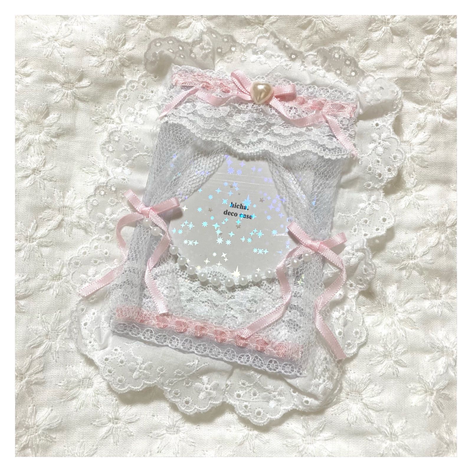 ④ B8 硬質ケースデコ ピンク 蝶 花 ハート レース トレカ（硬質トレカ  