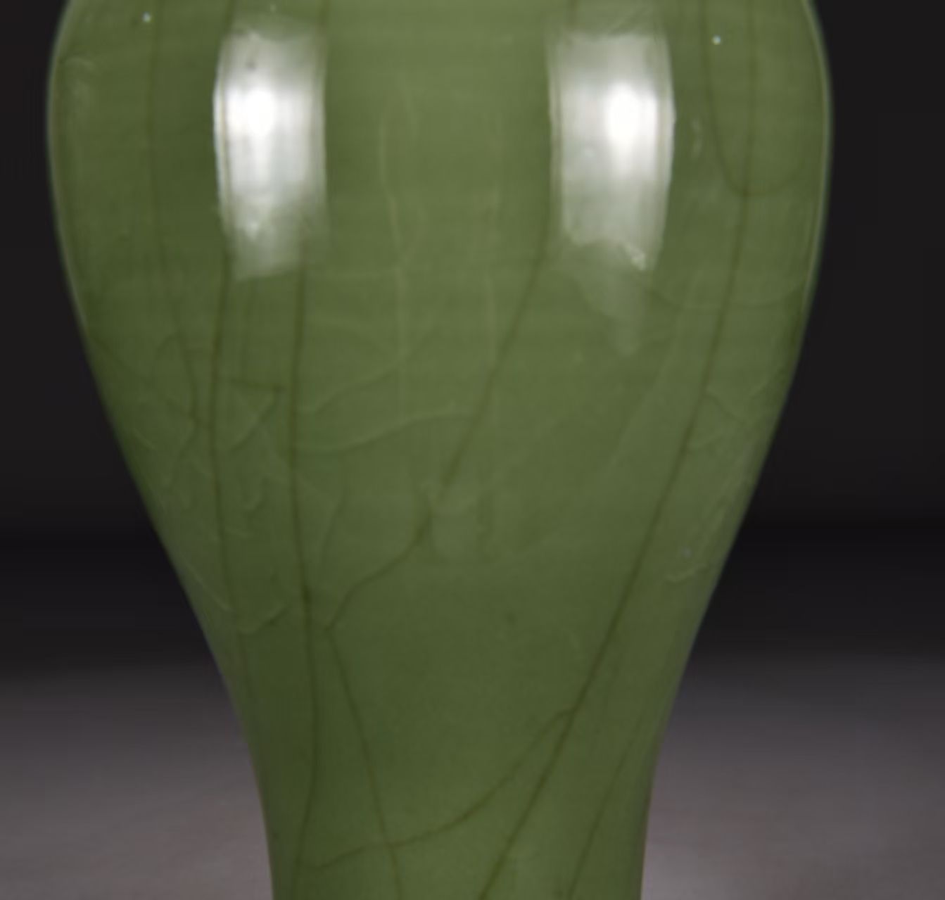 吉永在銘　極上和彫桃仙人　235g/高さ約15㎝　東Y7-0903①トヒニ 吉永在銘 極上和彫桃仙人 235g/高さ約15㎝ 東Y7-