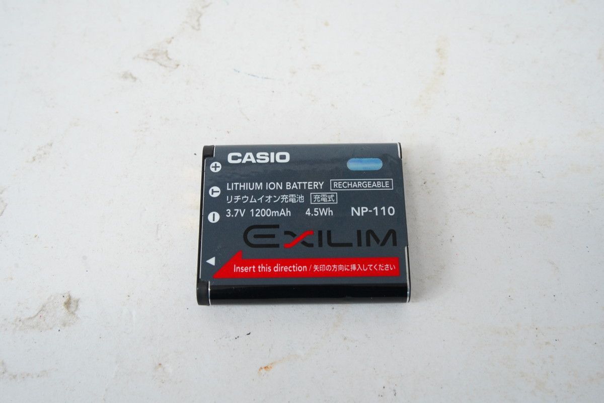 8.563 △ CASIO EXILIM EX-ZR15 デジタルカメラ ジャンク - メルカリ