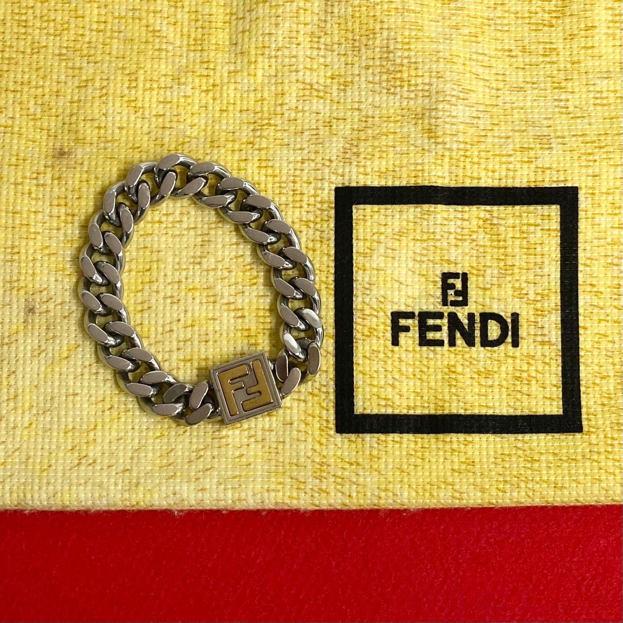 【極美品】FENDI　FFロゴ　シルバー　ブレスレット　バングル　チェーンブレス 極美品】FENDI FFロゴ シルバー ブレスレット バングル チェーン