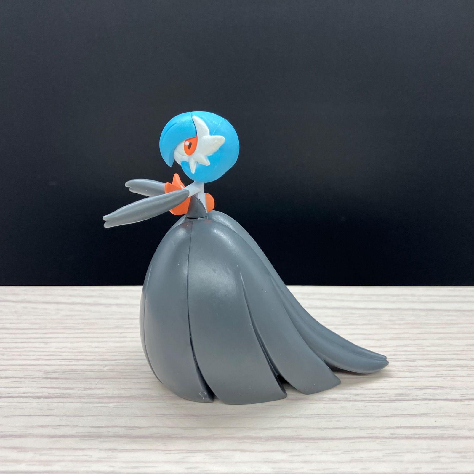 モンコレ 廃盤 メガサーナイト 色違い 【①】 - メルカリ