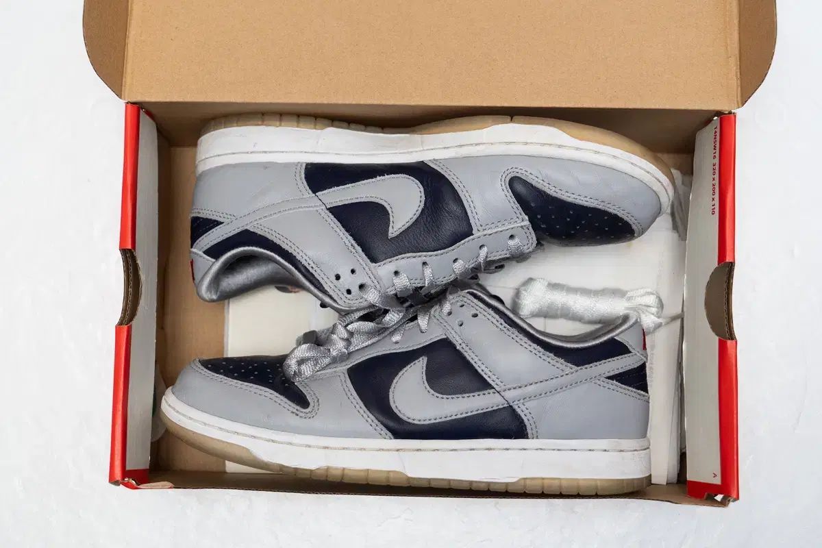 NIKE ナイキ