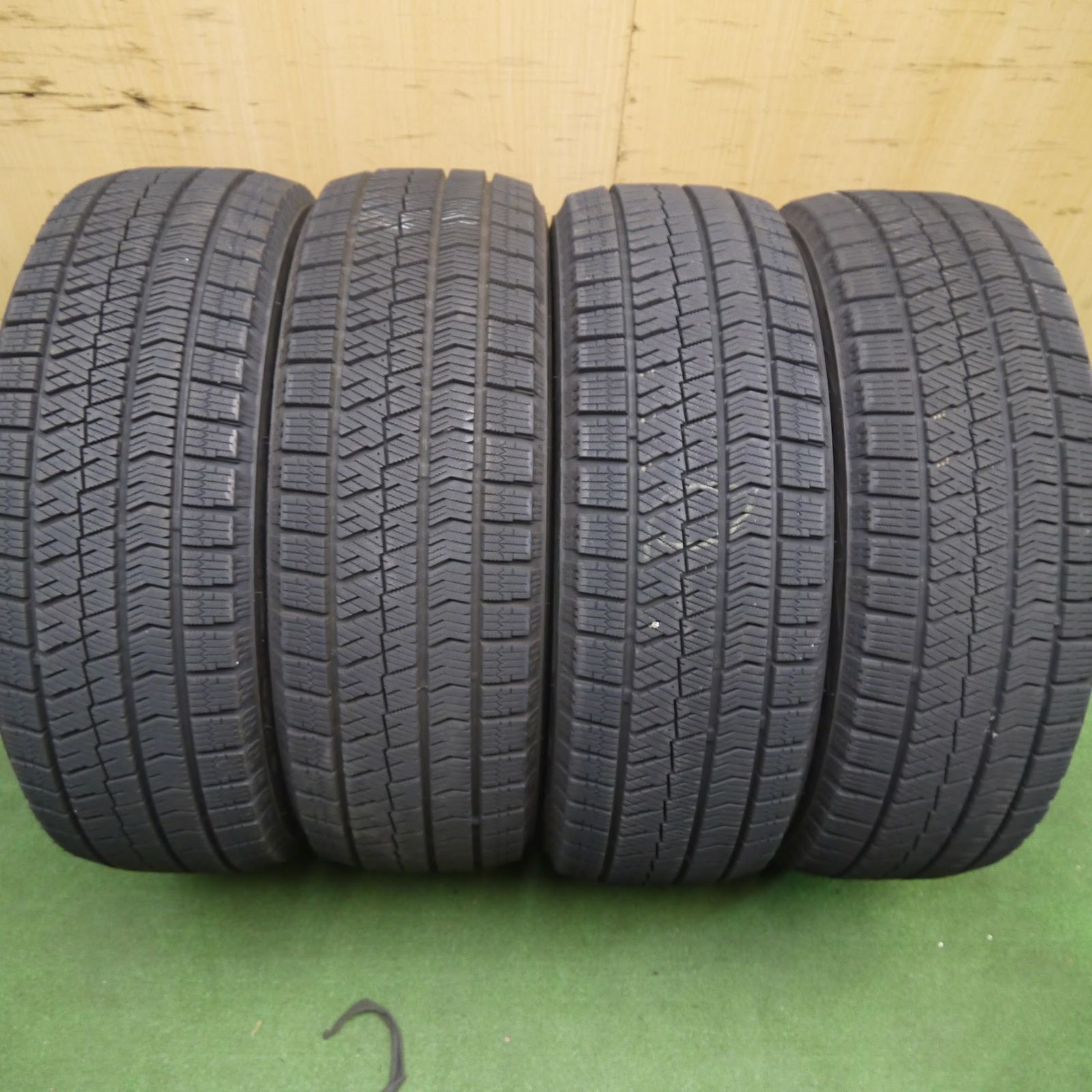 送料無料]バリ溝！20年！9.5分☆スタッドレス 185/55R16 ブリヂストン