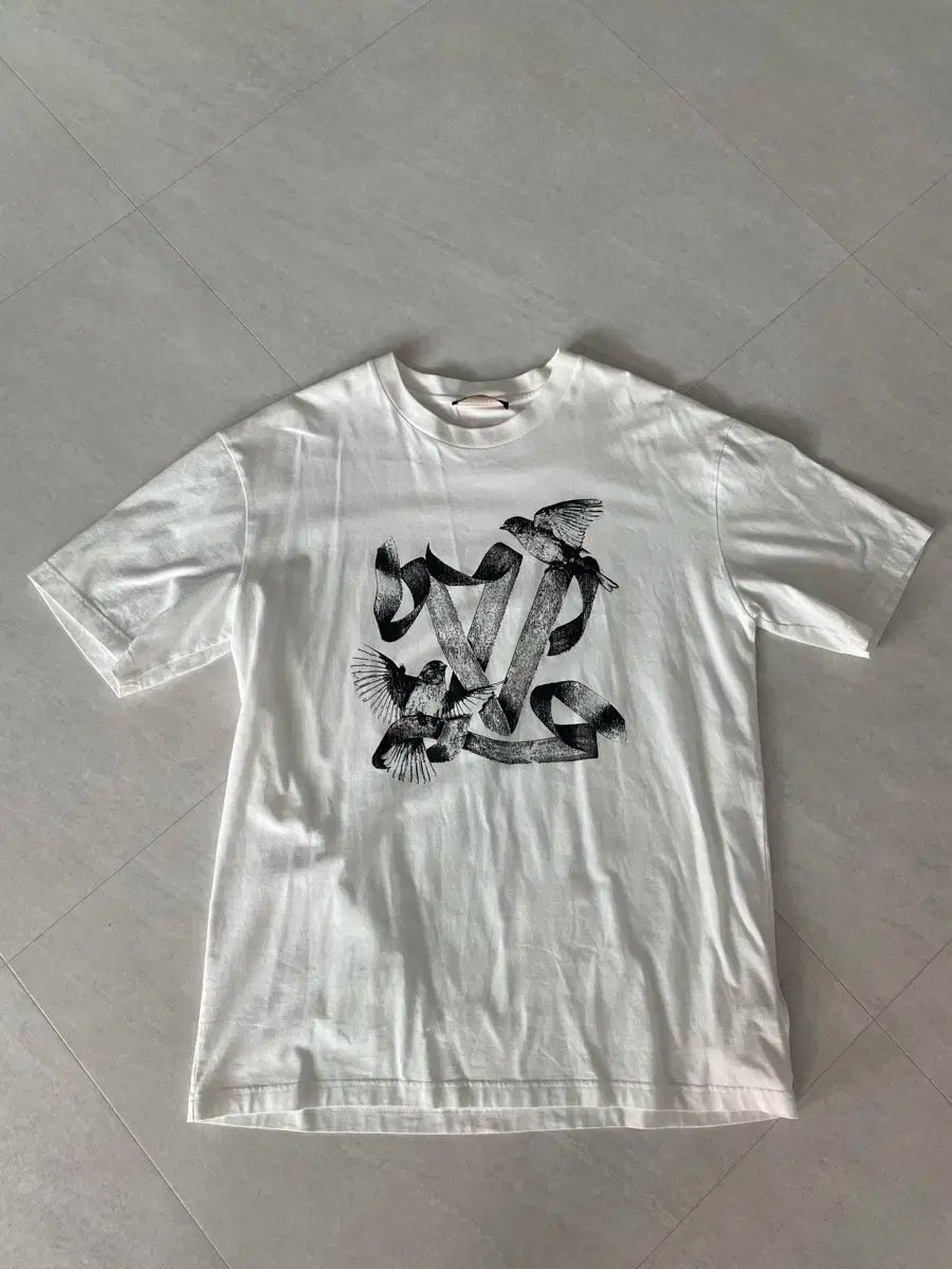 モノグラムデザインのTシャツ Louis Vuitton(ルイヴィトン) つぼみ モノグラム 半袖 Tシャツ