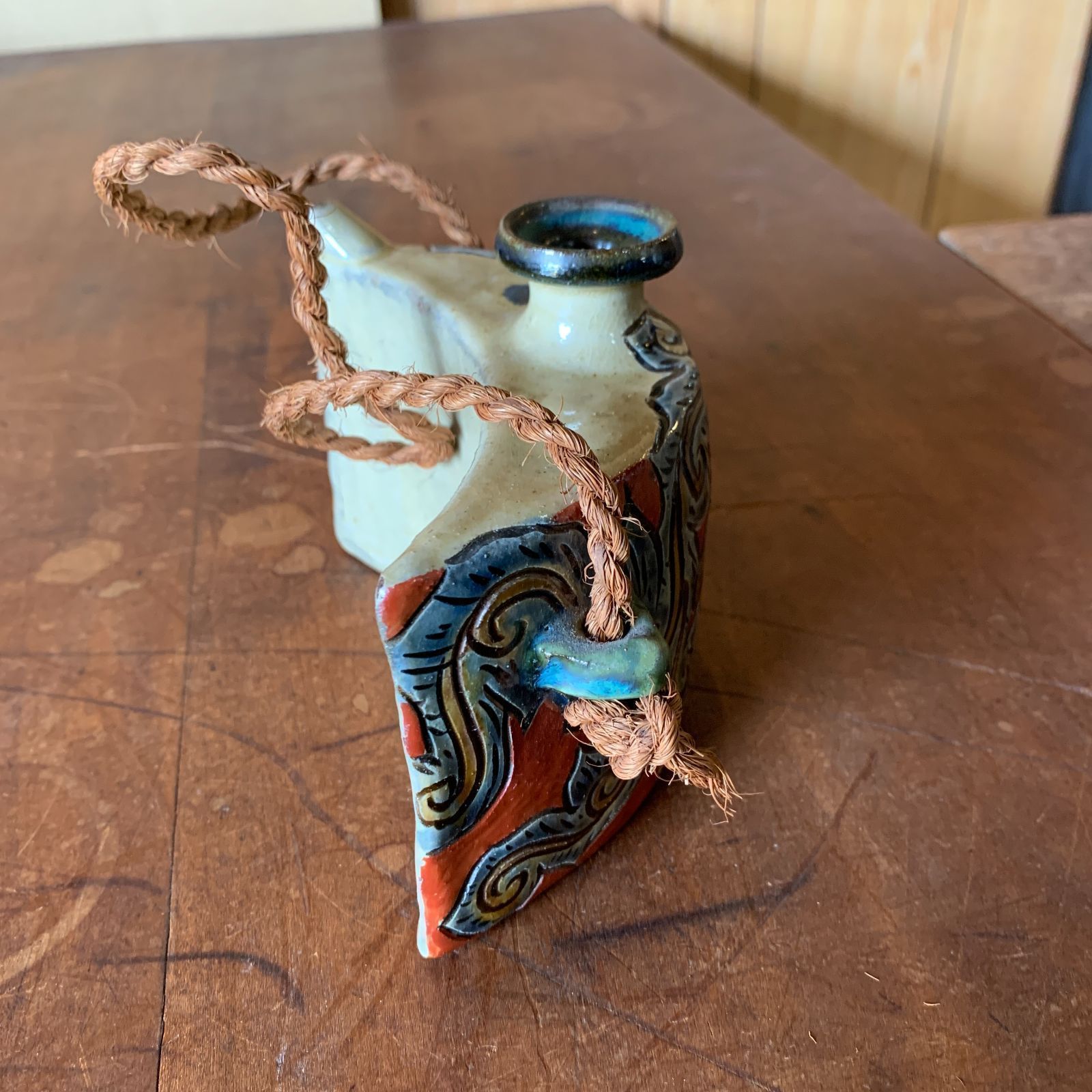 壺屋焼 小橋川清次 抱瓶 だちびん 酒器 牡丹唐草文 花瓶 花器 /HM-0137