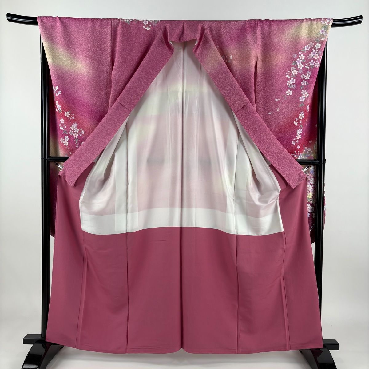 振袖 身長153-168cm 白　ピンク　桜　鹿の子の凹凸のある生地　正絹 振袖 身丈163cm 裄丈69.5cm L 袷 鈴乃屋 桜 金糸 銀通し ピンク