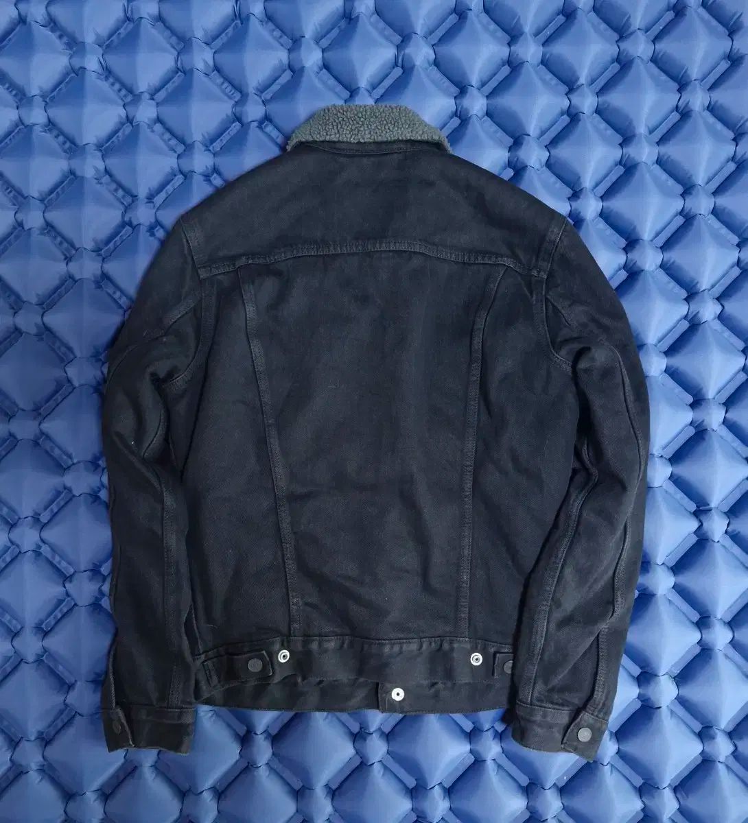 LEVI S リーバイス 黒 グレー シェルパ ウォッシュドトラッカー ジャケット M 測定 100