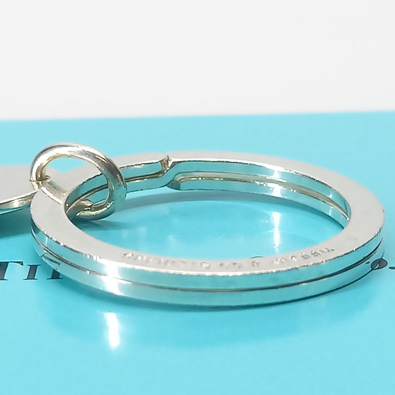 美品 TIFFANY ティファニー オーバルタグ付き ラウンド型 キーリング リターン トゥ ティファニー™ オーバル タグ スクリューボール