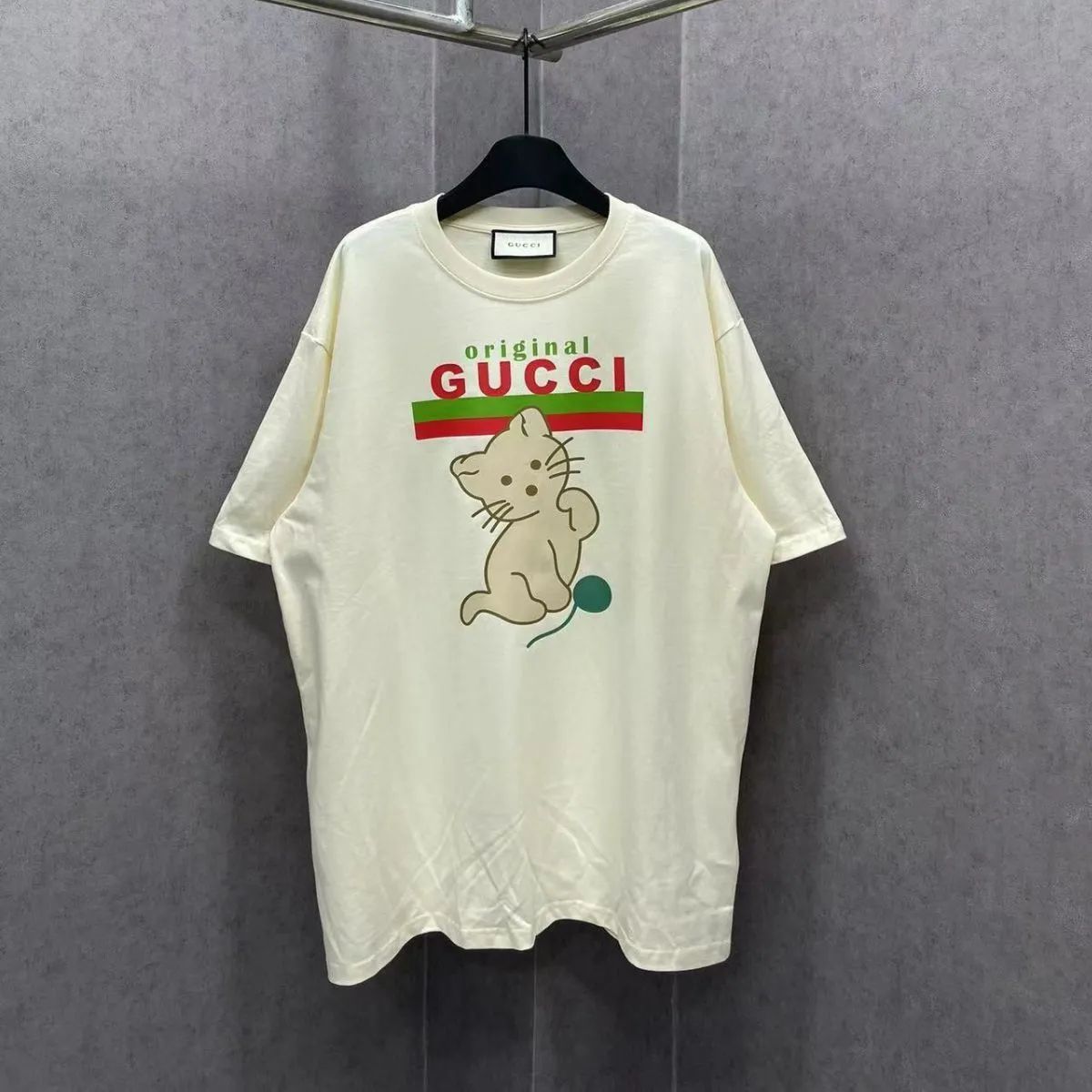 未使用 グッチ GUCCI Tシャツ メンズ 猫 刺繍 - メルカリ