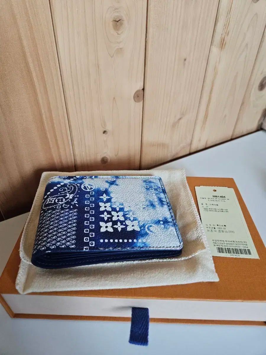 Louis Vuitton ルイヴィトン モノグラム バンダナ 二つ折り財布