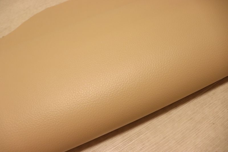 ベージュ 240ds クロム革 牛革 国産 レザー 顔料仕上げ はぎれ 一枚革 レザークラフト 革 皮 本革 diy 生地 材料